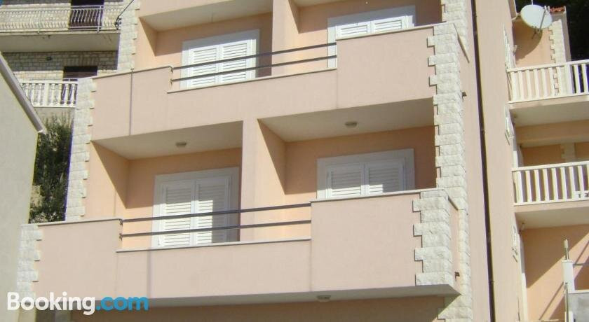 Apartments Maras