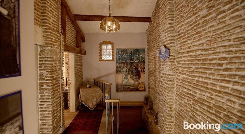 Le Petit Paris, Korce, Albania主图