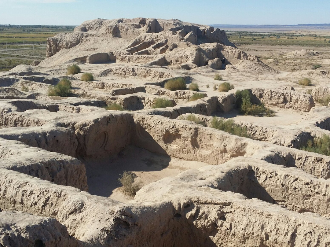 Fortress Toprak Kala-Bustan必去景点