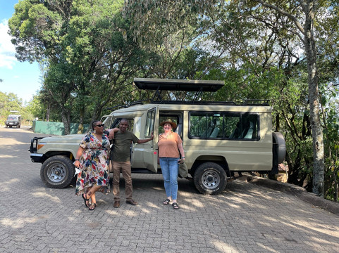 Nairobi Specialists Safaris, Car Hire, Drivers-内罗毕必去景点