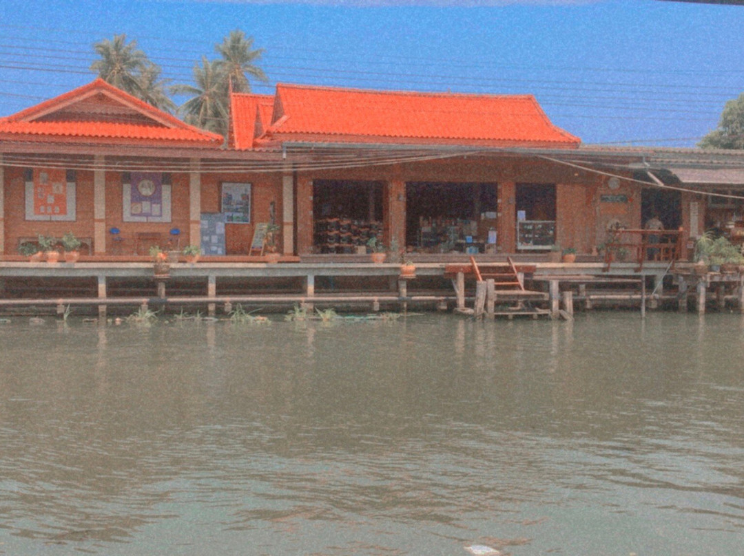 Lak Ha Floating Market景点图片