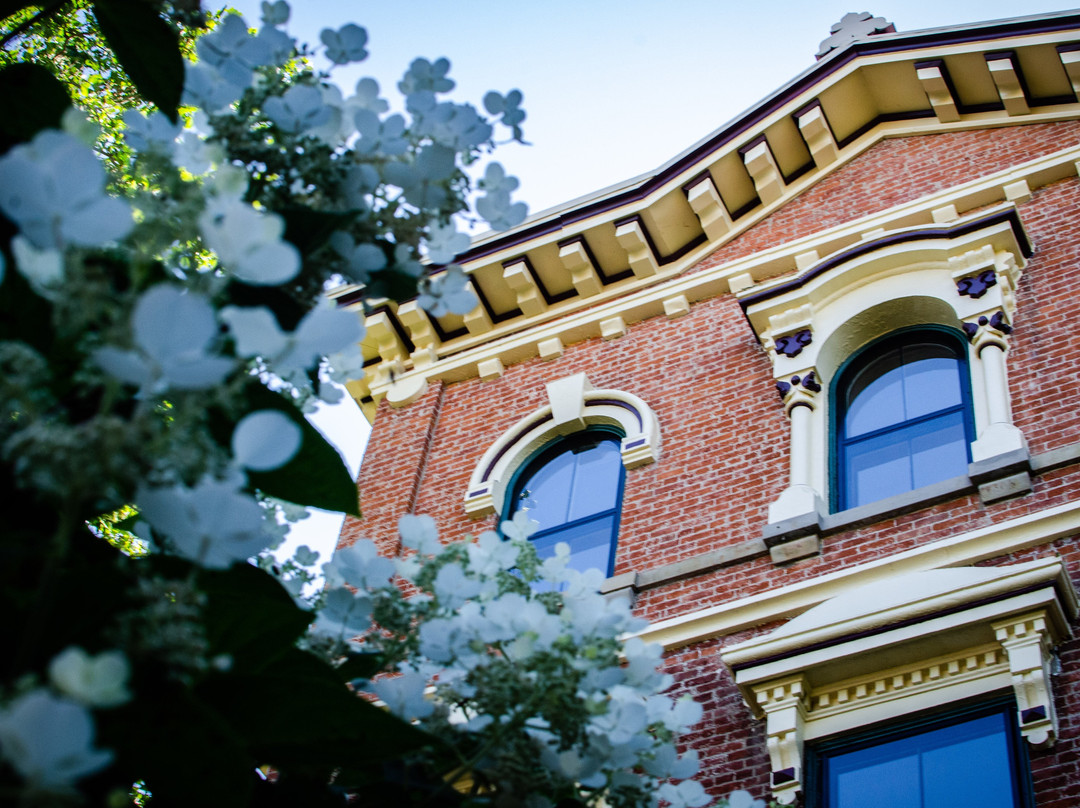 Baker Hunt Art and Cultural Center