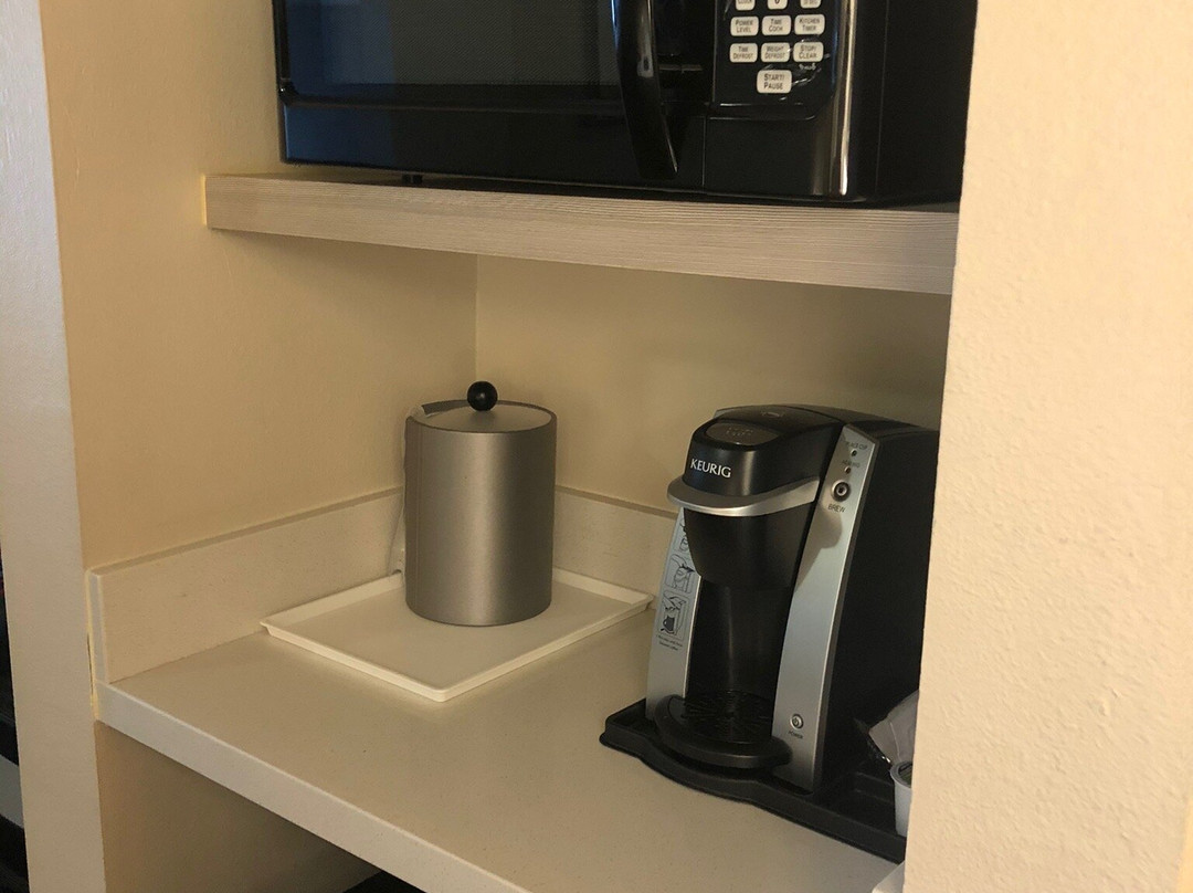 利弗莫尔智选假日酒店主图