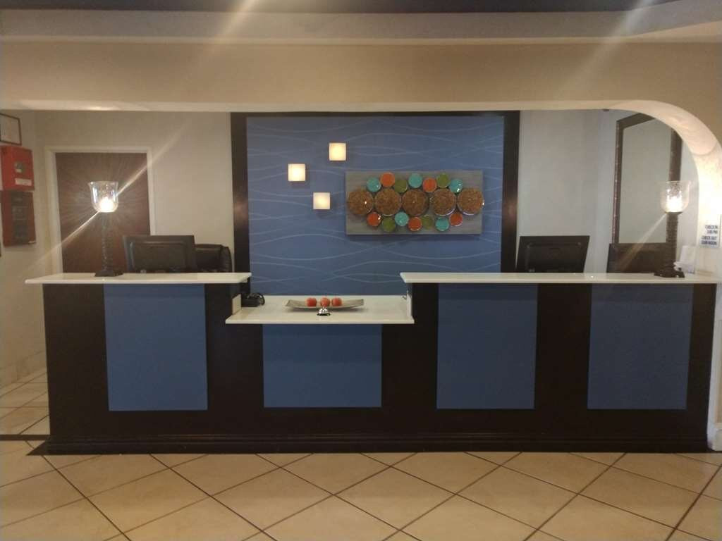 Comfort Inn & Suites主图