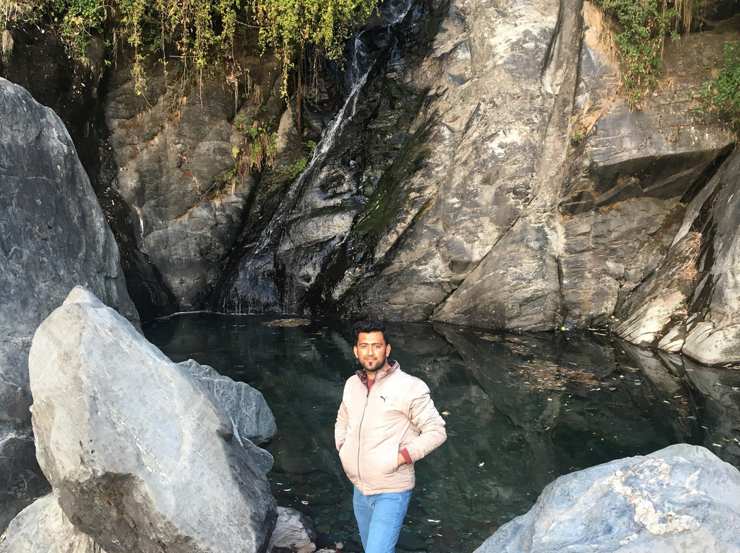 Bhagsu Waterfall景点图片