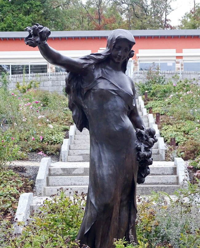 La fille aux roses-Mondorf-les-Bains必去景点