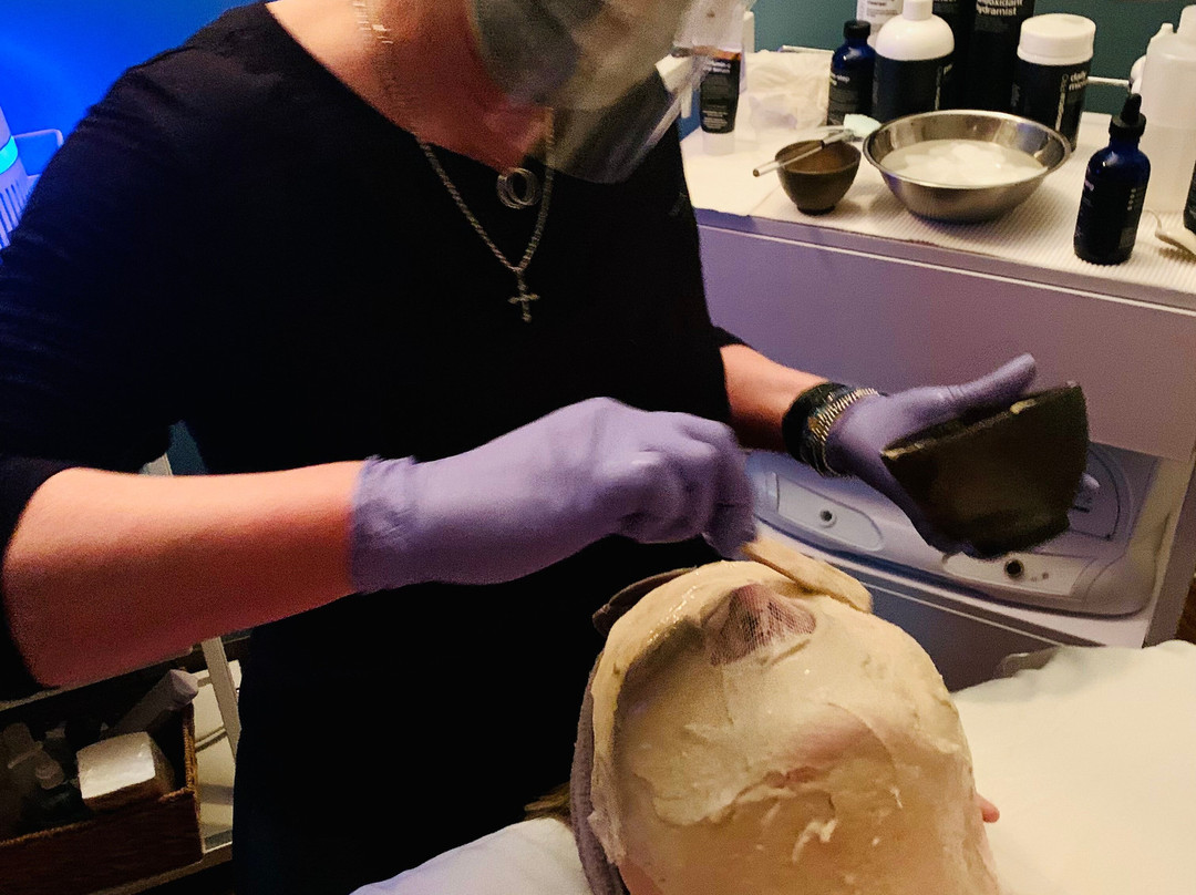 Hand and Stone Massage and Facial