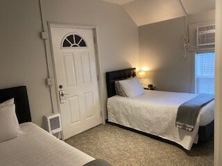 Deep Water Inn主图