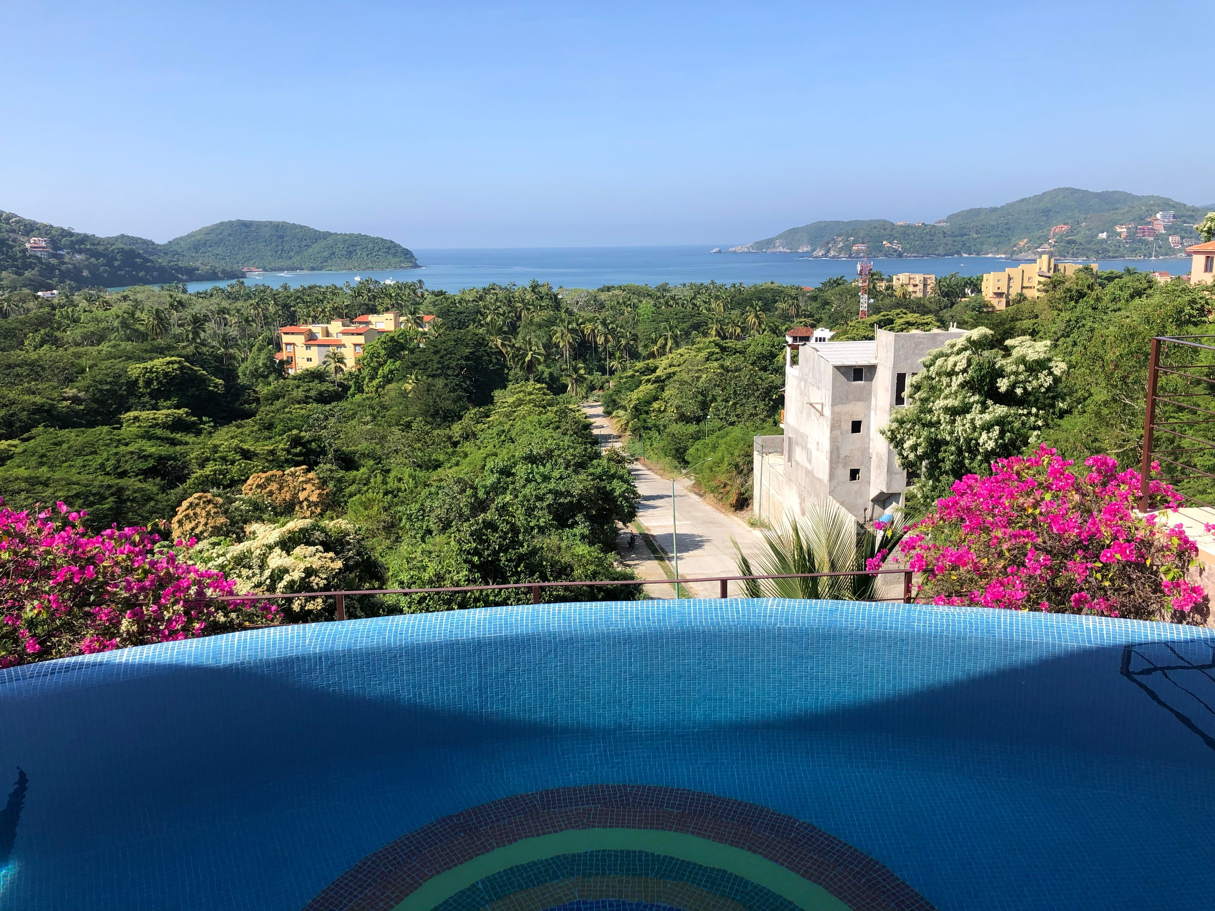 Casa Arcoiris Zihuatanejo-泳池