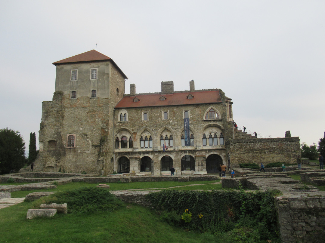 Tata Castle-塔塔必去景点
