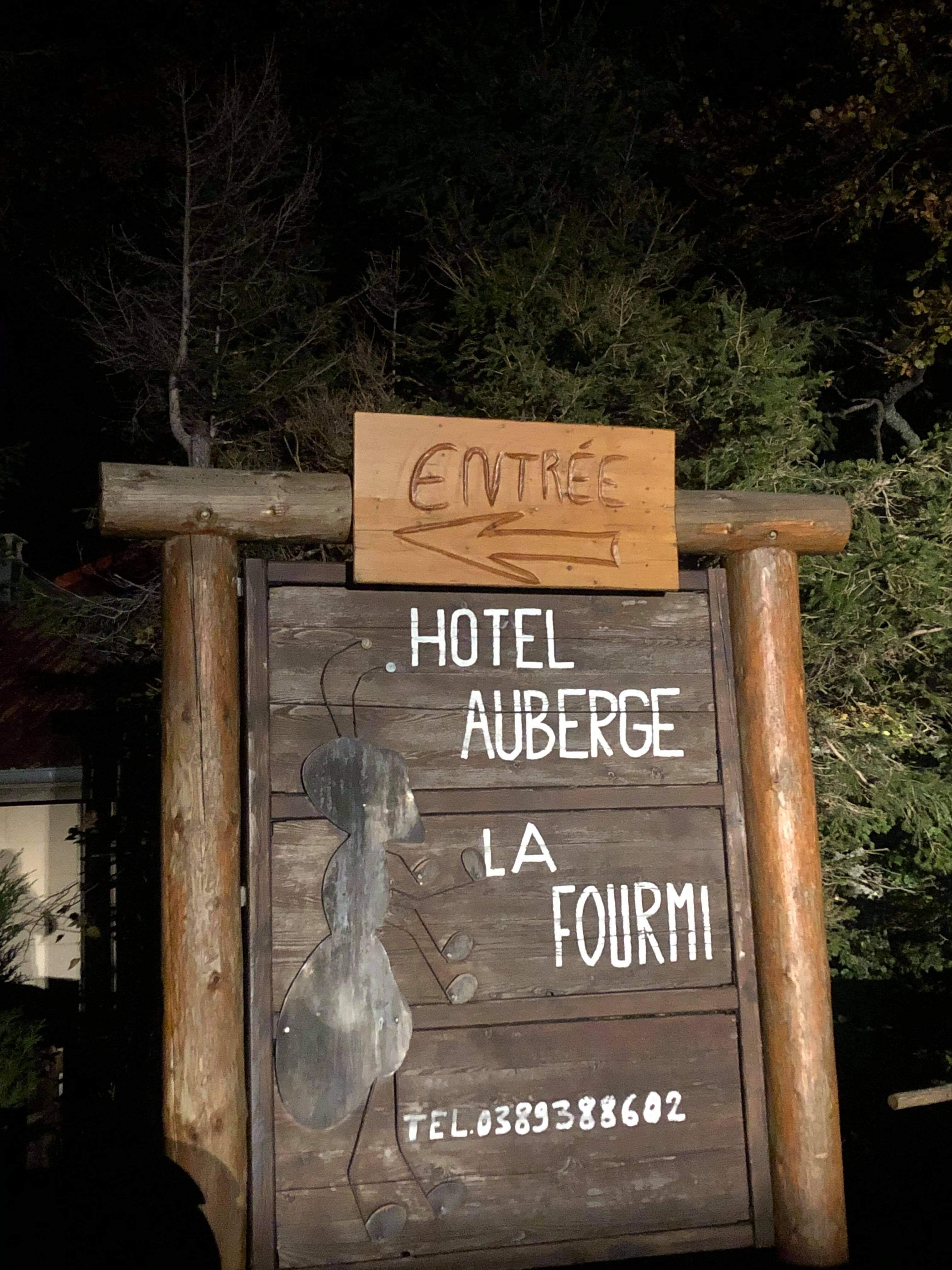 Hotel Restaurant Auberge De La Fourmi-官方