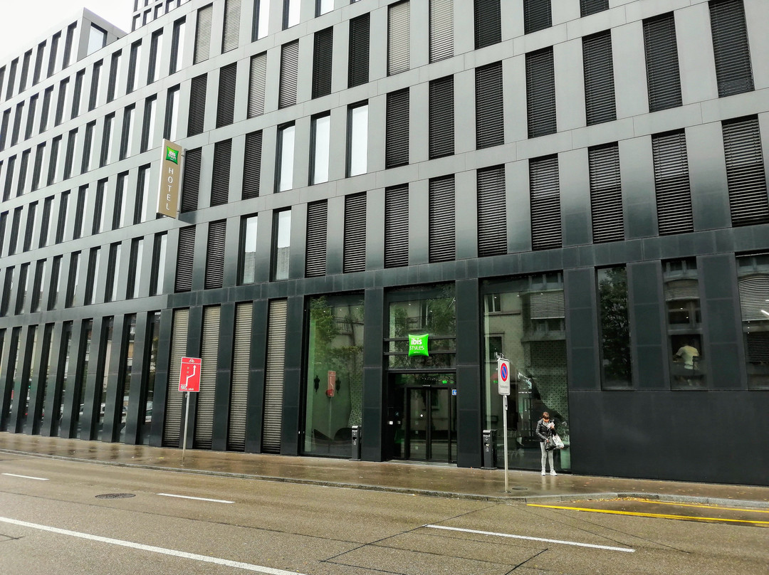 宜必思巴塞尔班霍夫酒店主图