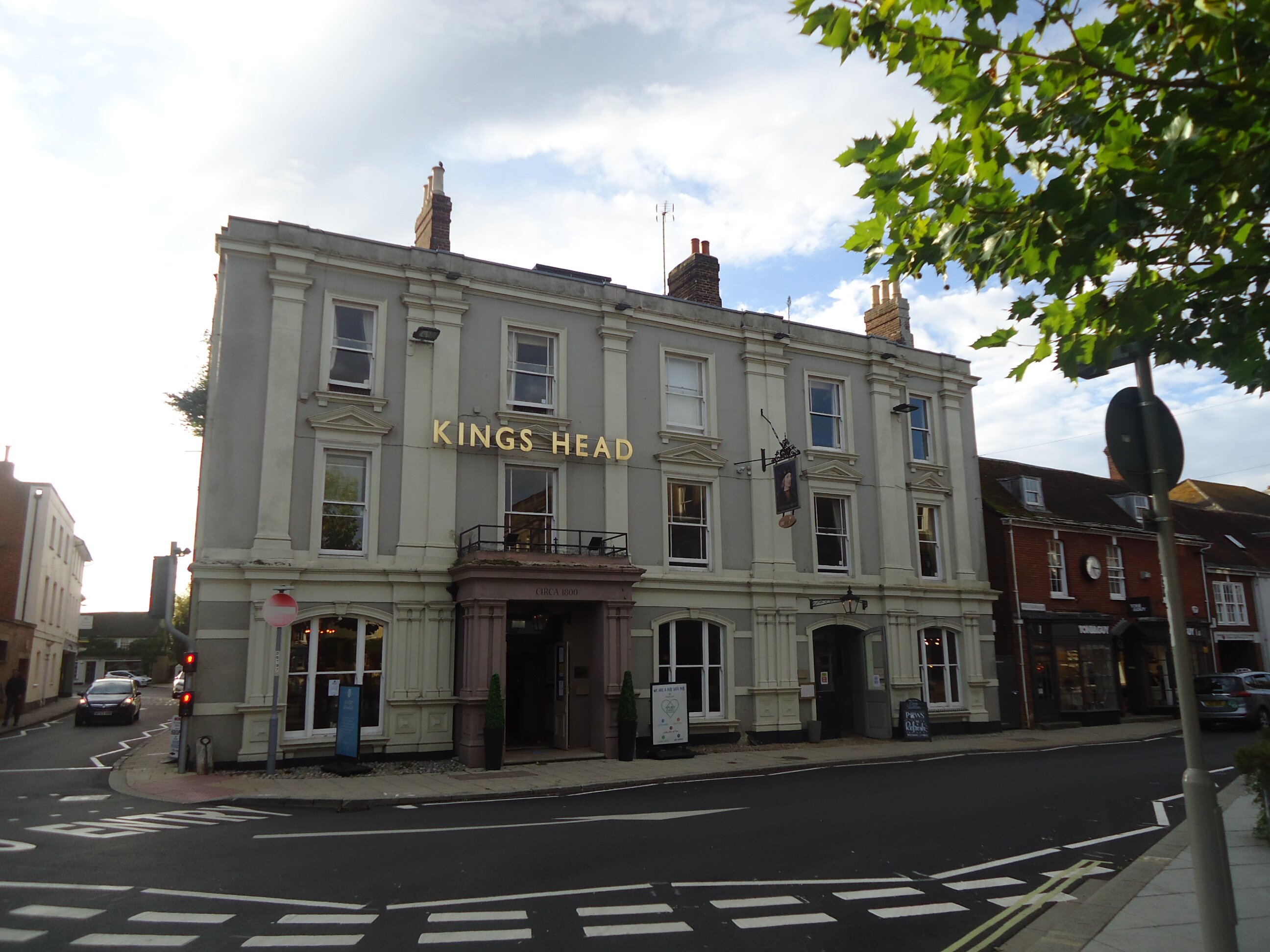 King's Head Hotel by Greene King Inns-浴室