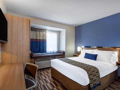 温德姆伯灵顿麦客达套房酒店主图