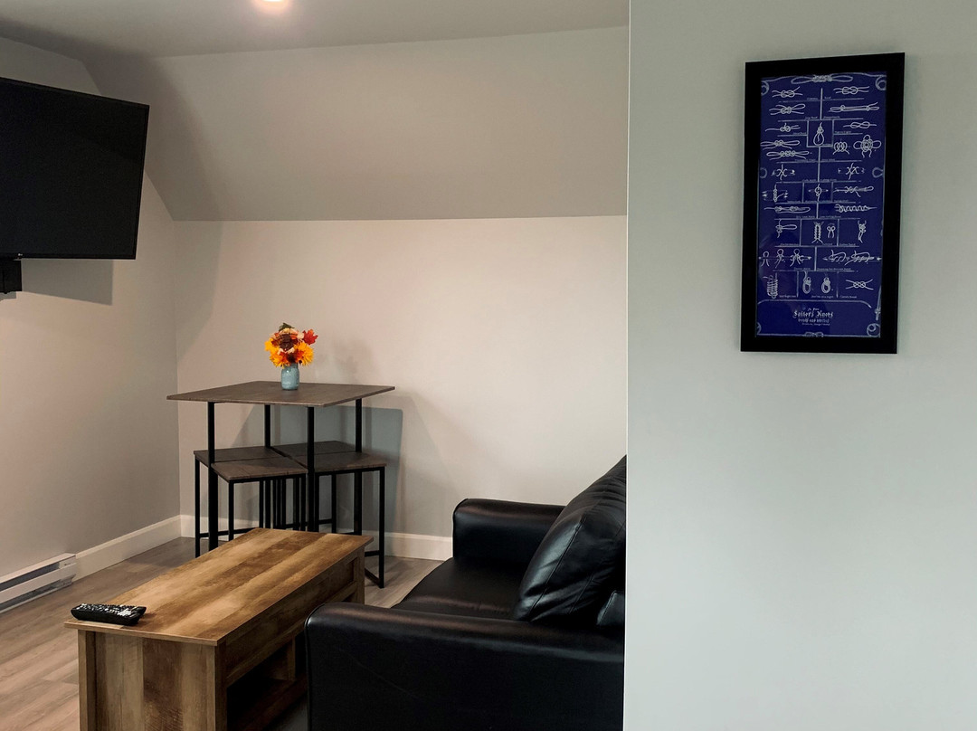 Starboard Inn & Portside Lounge主图