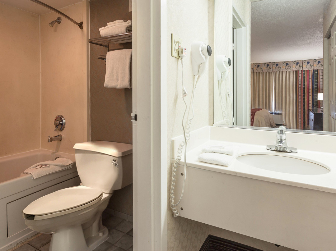 迪卡贝斯特韦斯特旅馆&套房酒店主图