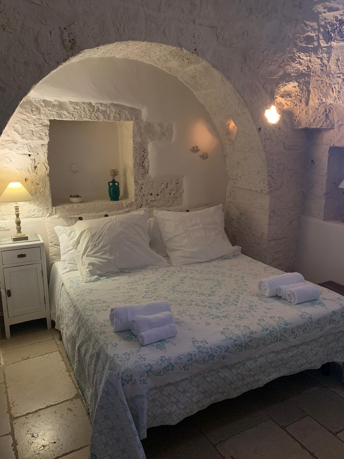 Trulli Gallo Rosso-官方