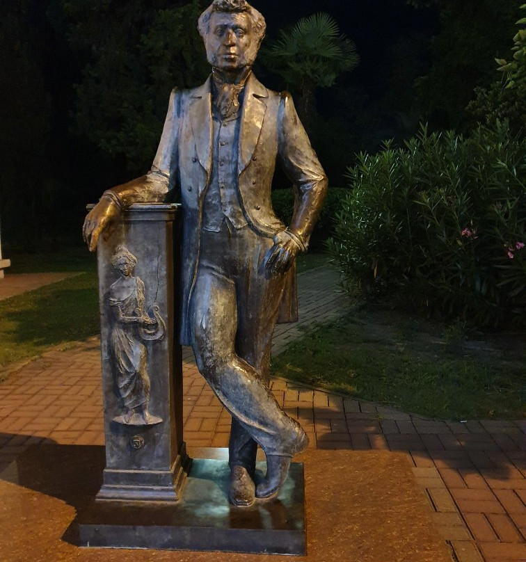 Monument to Pushkin-索契必去景点