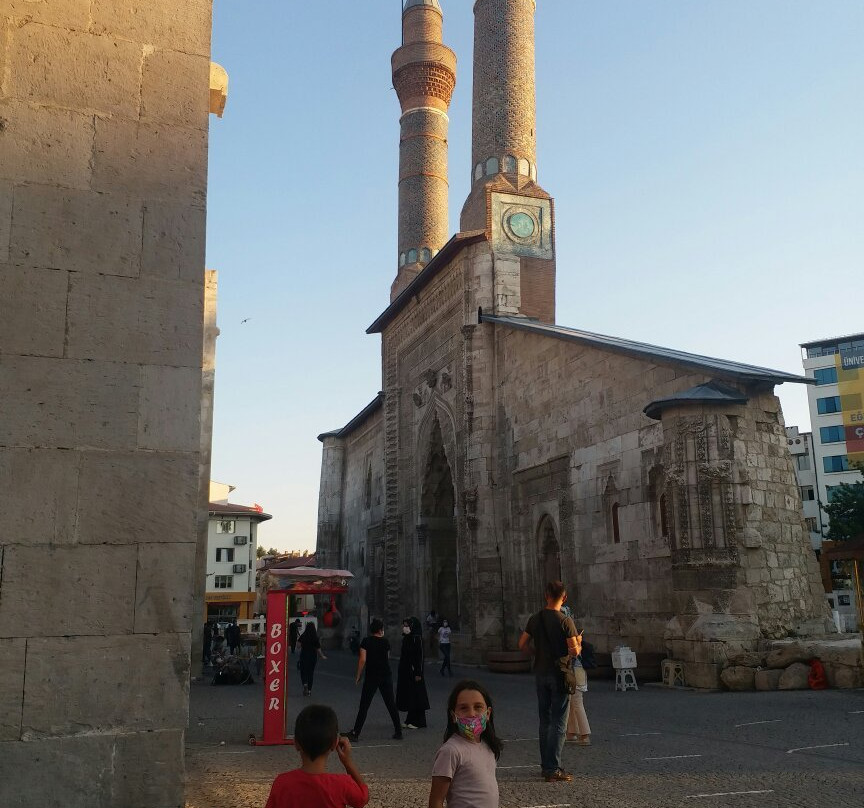 Cifte Minareli Medrese-Sivas必去景点