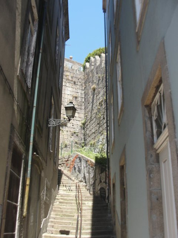 Muralha Fernandina-波尔图必去景点