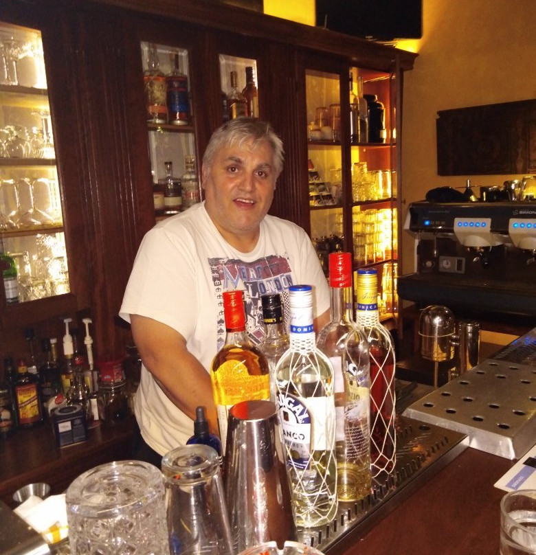 Foiniki Cocktail Bar-Chora必去景点