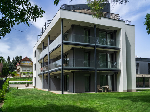 易适套房赫维兹主图