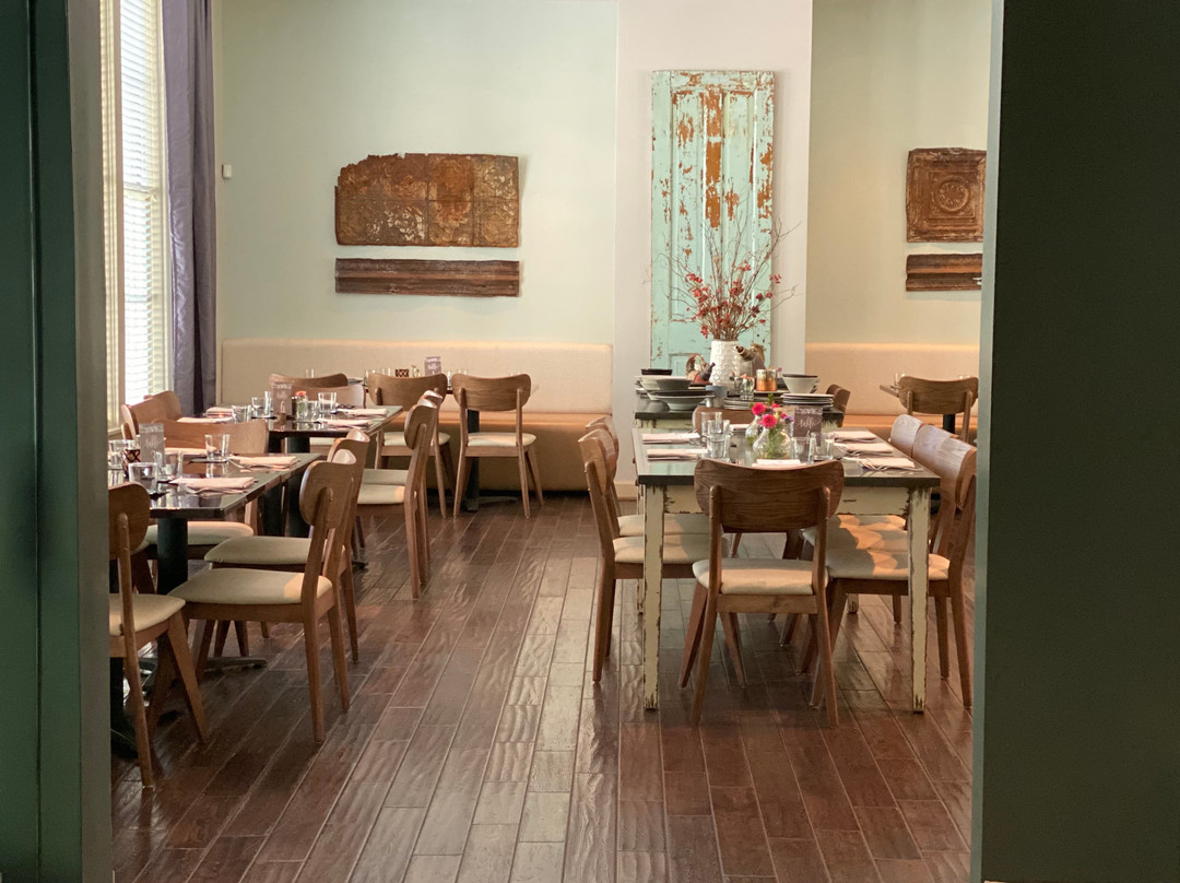 The Blue Door Kitchen and Inn主图