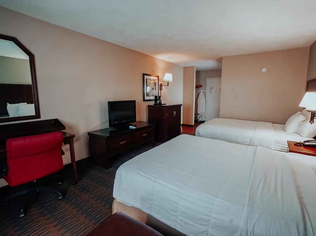 Lamplighter Inn & Suites North主图