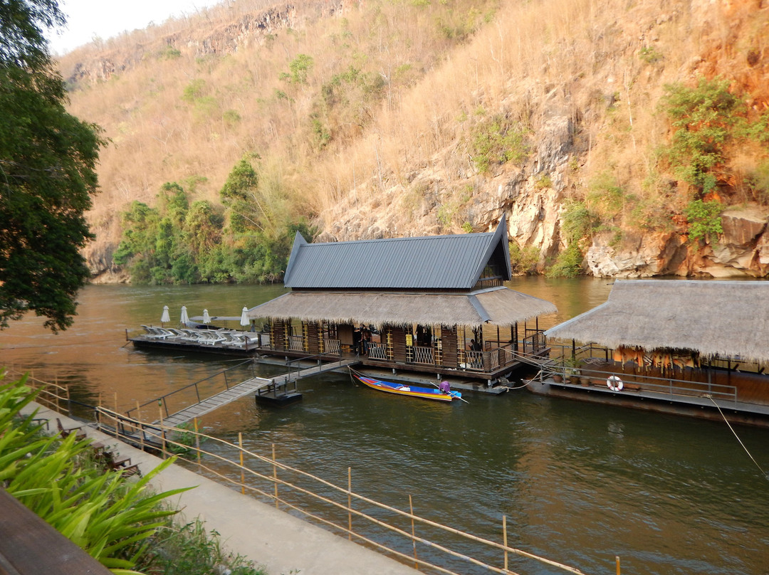 桂河乡村酒店主图