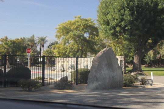 Desert Memorial Park-棕榈泉市必去景点
