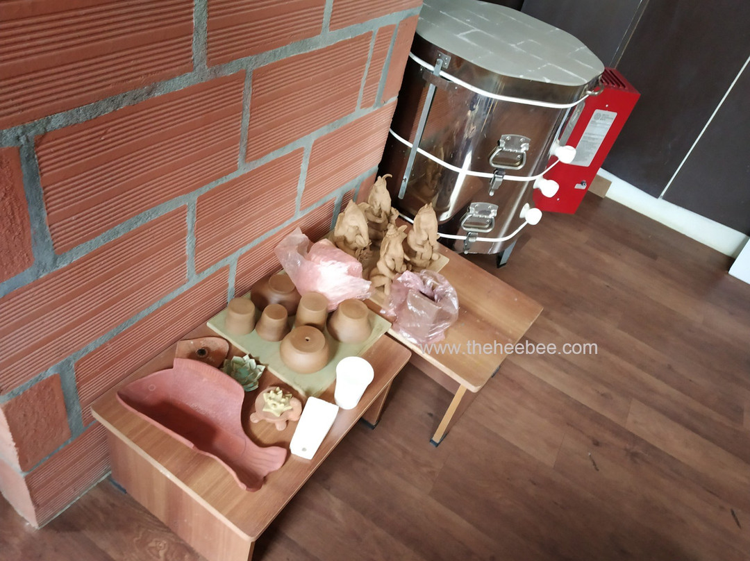 Mud Effects Pottery Studio景点图片