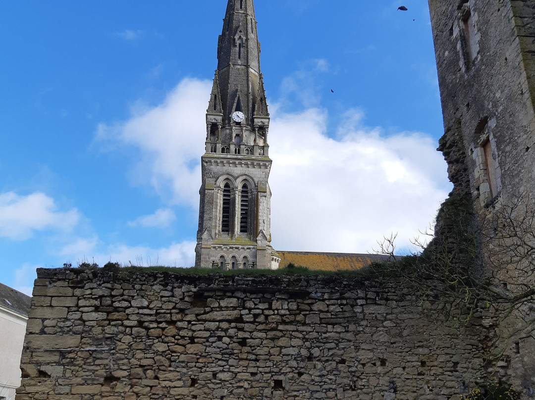 Église Saint-Simplicien-Martigne-Briand必去景点