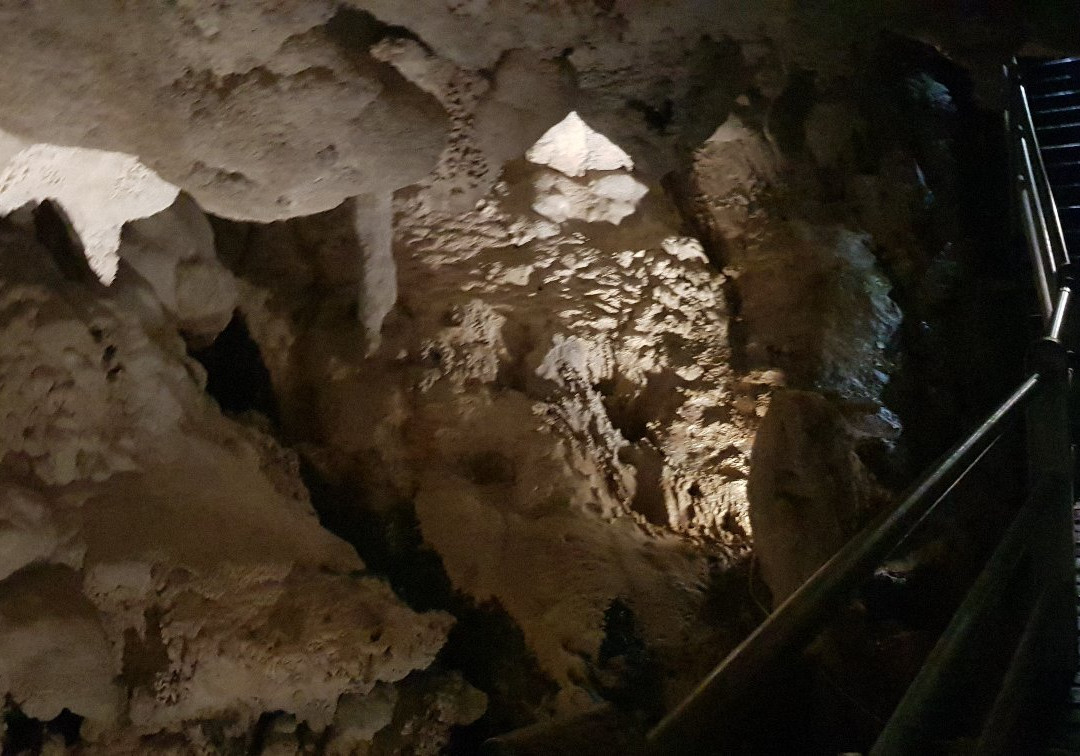 Clearwater / Wind Show Caves-姆鲁国家公园必去景点