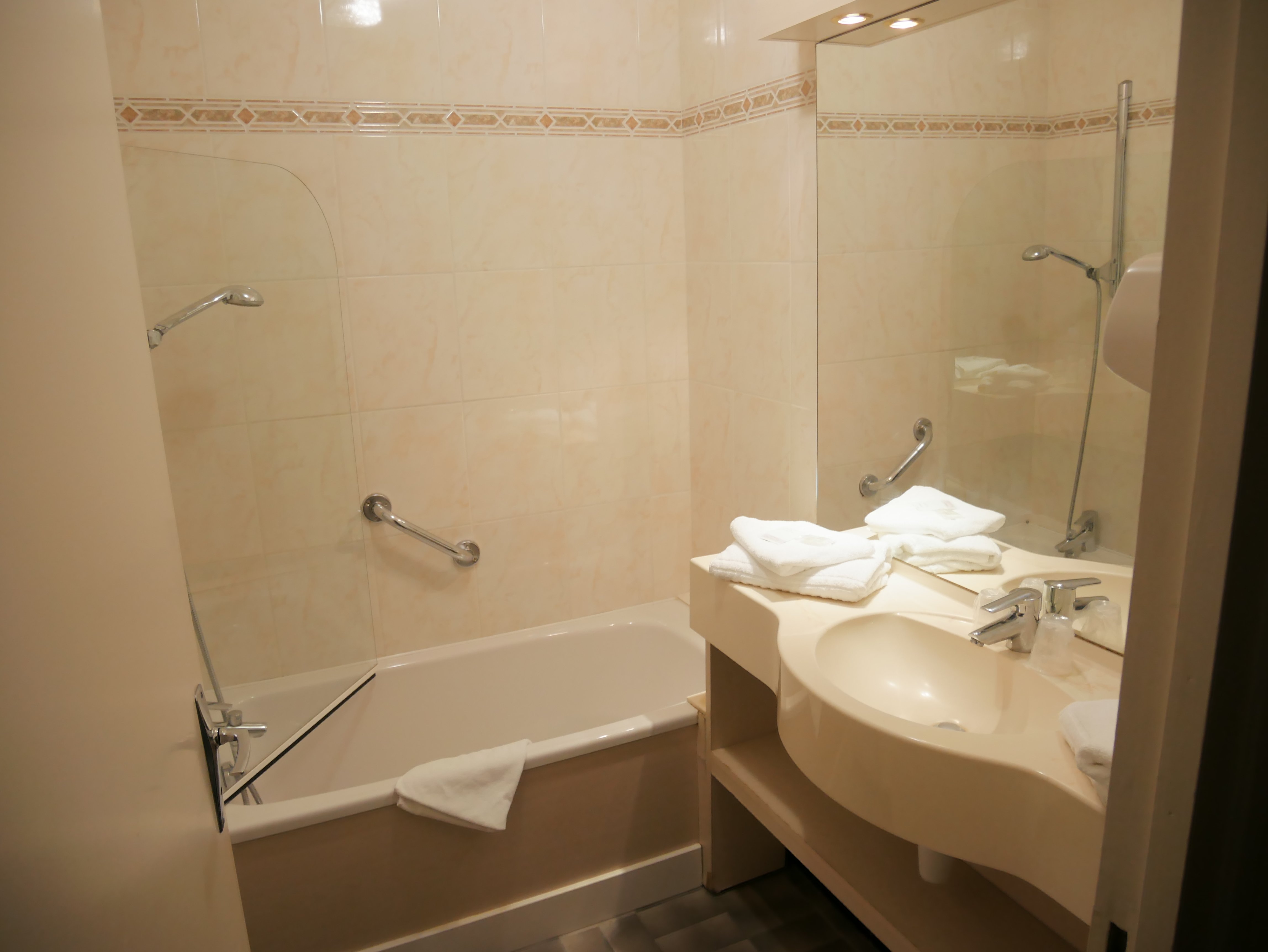 Hotel La Redoute-浴室