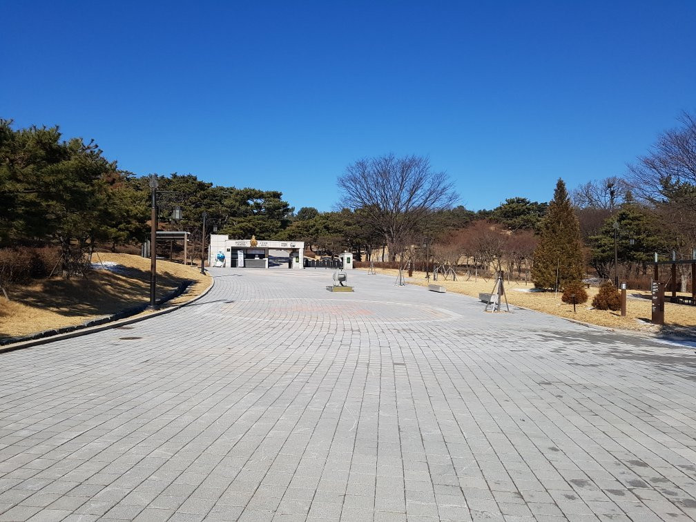 Songsan-ri Tombs and Royal Tomb of King Muryeong-公州市必去景点
