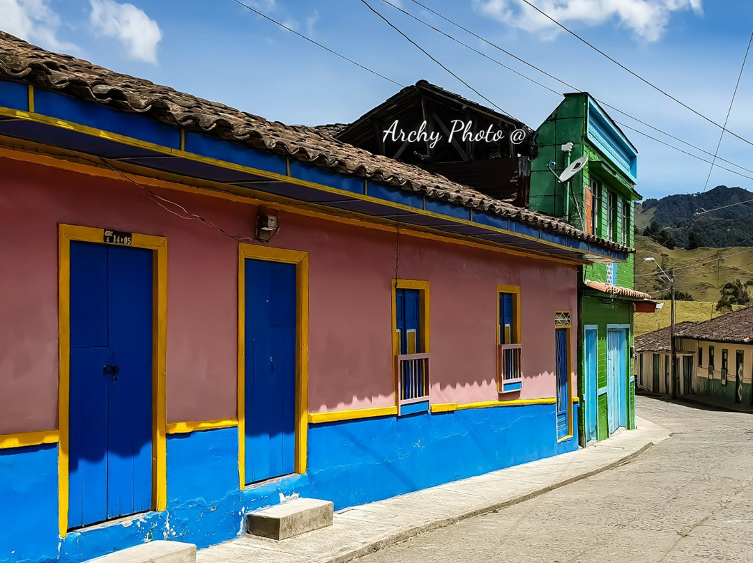 Iglesia de San Felix-Salamina必去景点