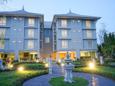 Nantra Chiangmai Riverfront Hotel主图