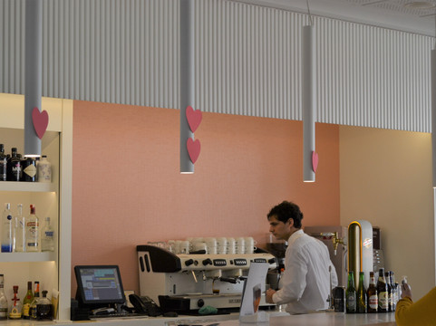 SH依法奇酒店主图