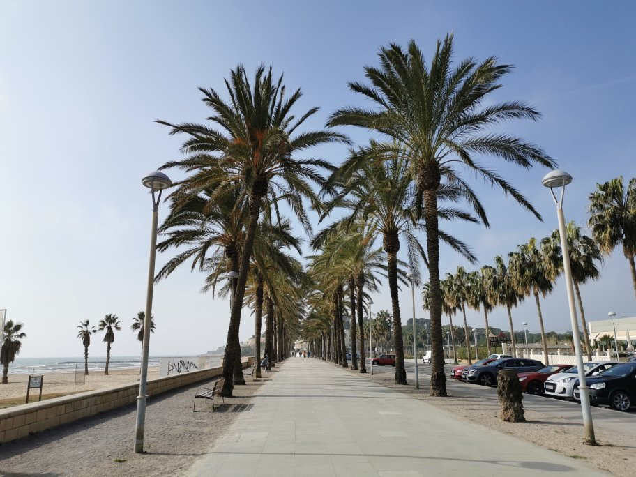 Playa de Adarró-比利亚努埃瓦－赫尔特鲁必去景点