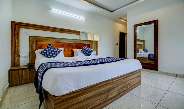 Hotel Whispering Oaks主图