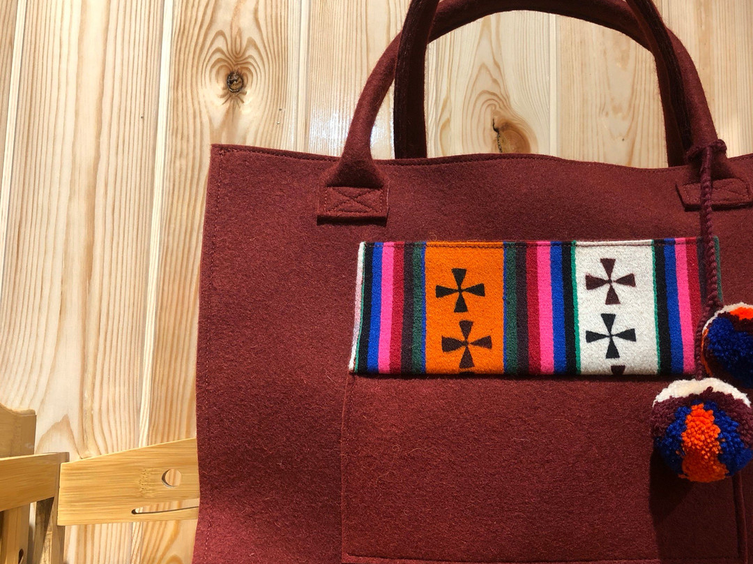 起舞牦牛手工艺品-成都必去景点