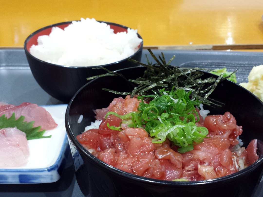 Katsuura Nigiwai Market-那智胜浦町必去景点