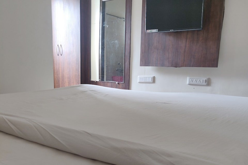 SPOT ON 29404 Kruthika Comforts主图