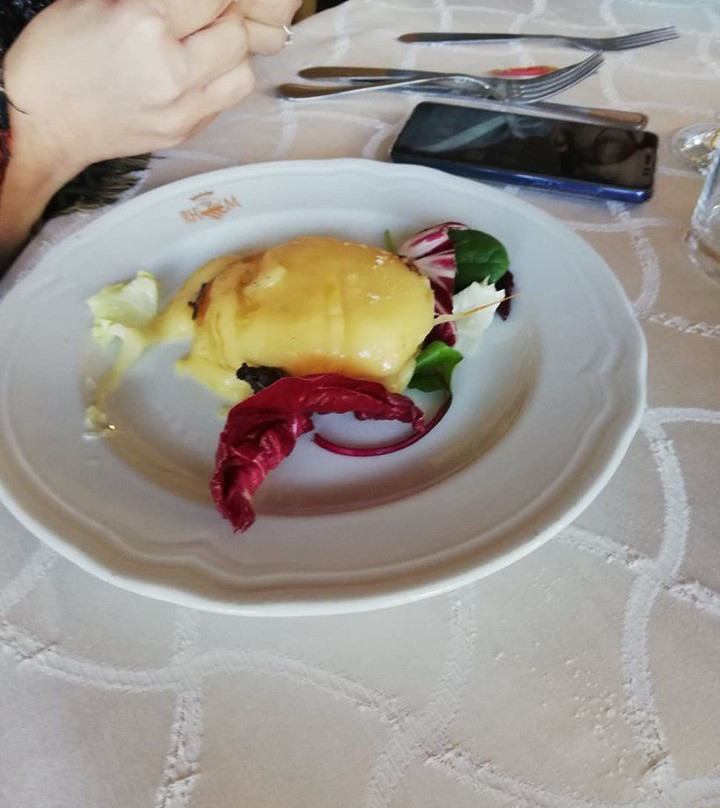 蒙特埃瓦津皇家酒店主图