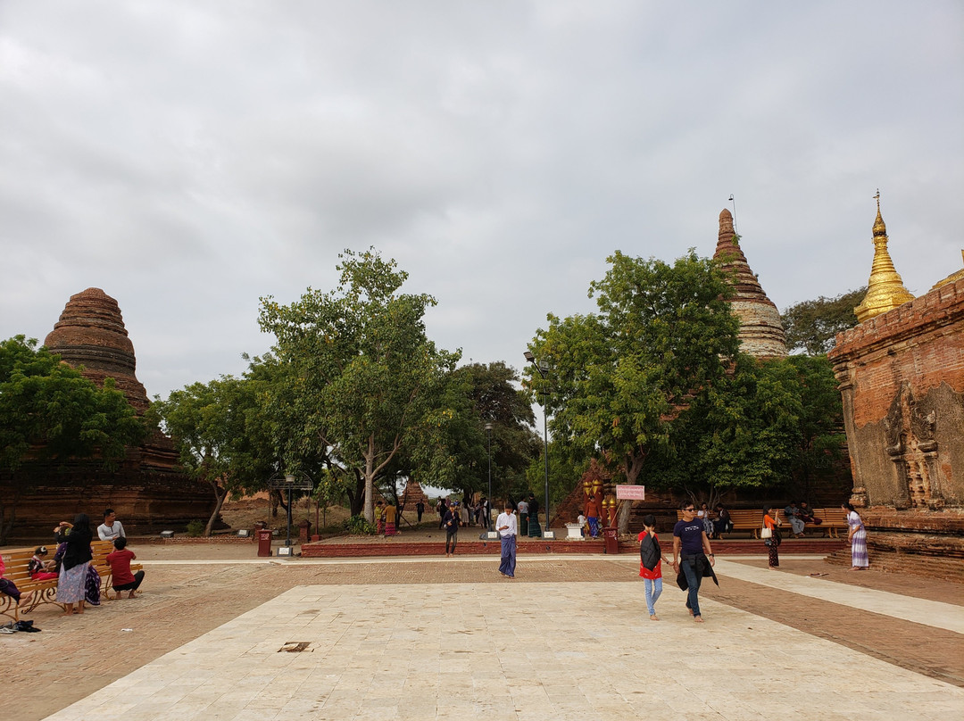 Alo-daw Pyi Pagoda-蒲甘必去景点