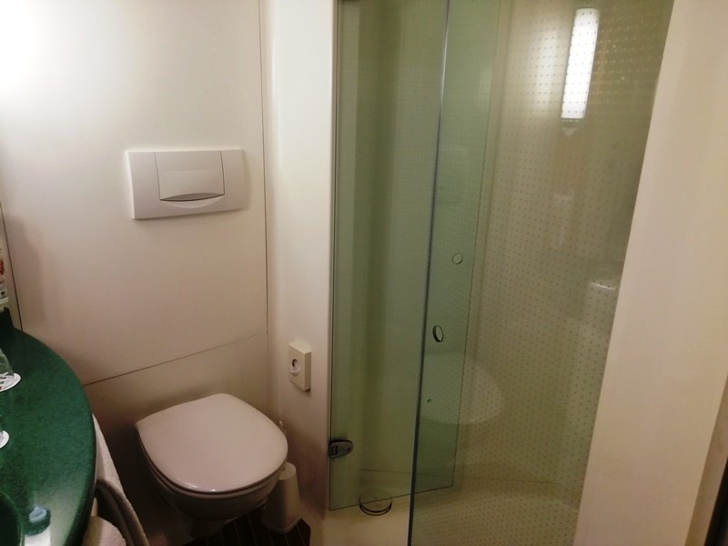 宜必思科隆弗雷兴酒店-浴室