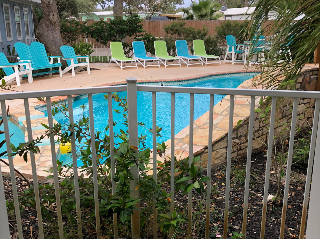 Pelican Bay Resort主图