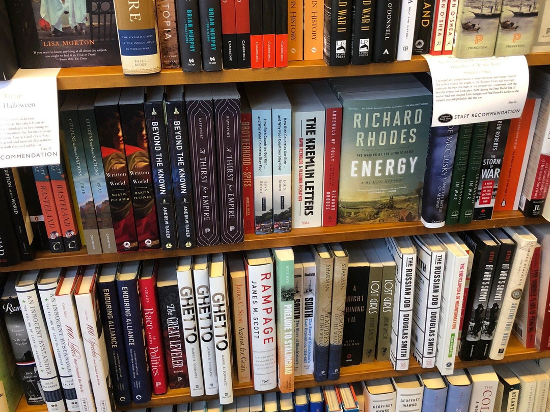 Harvard Book Store-剑桥必去景点