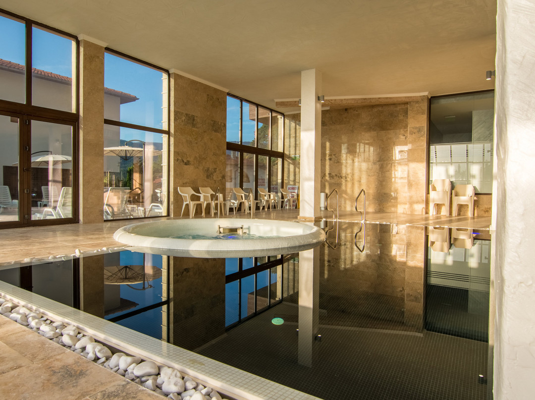 Complex Katalina主图