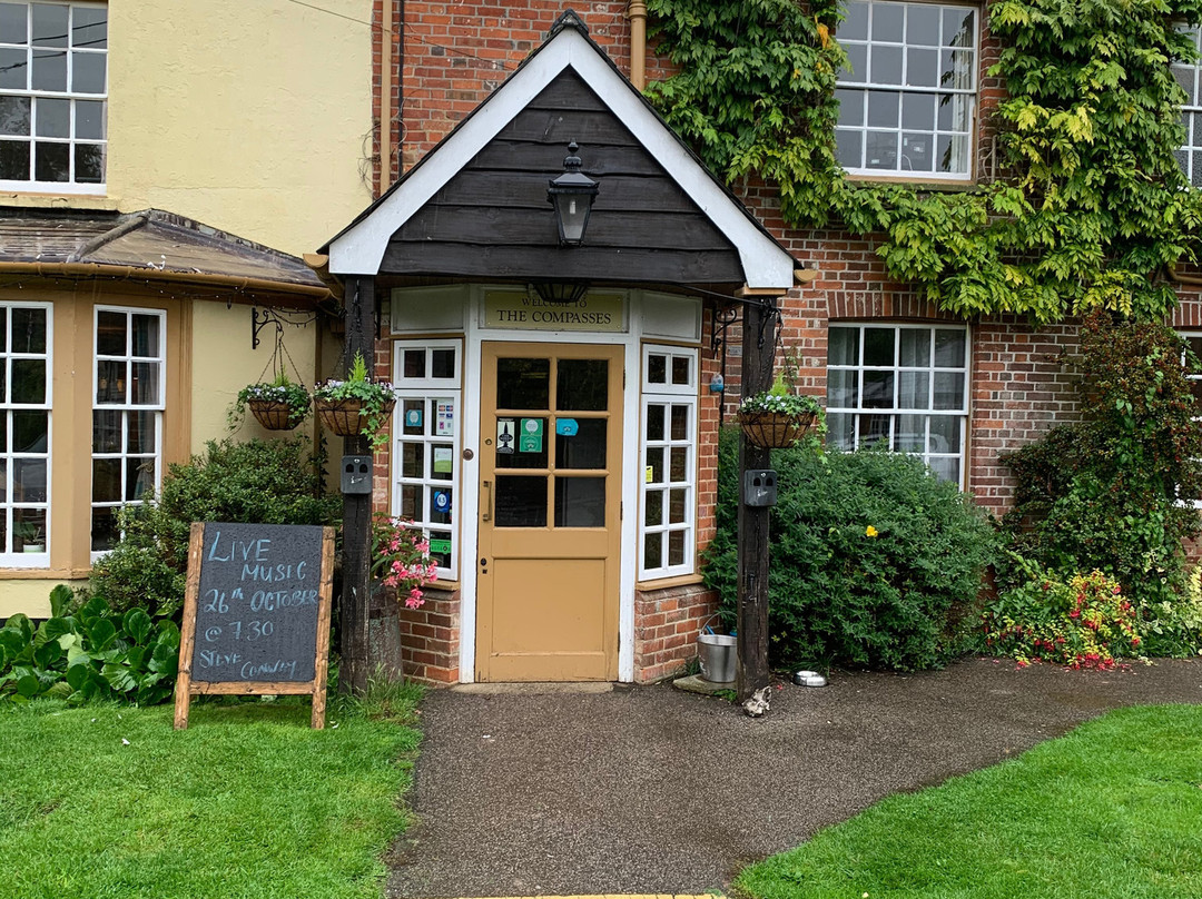 The Compasses Inn主图